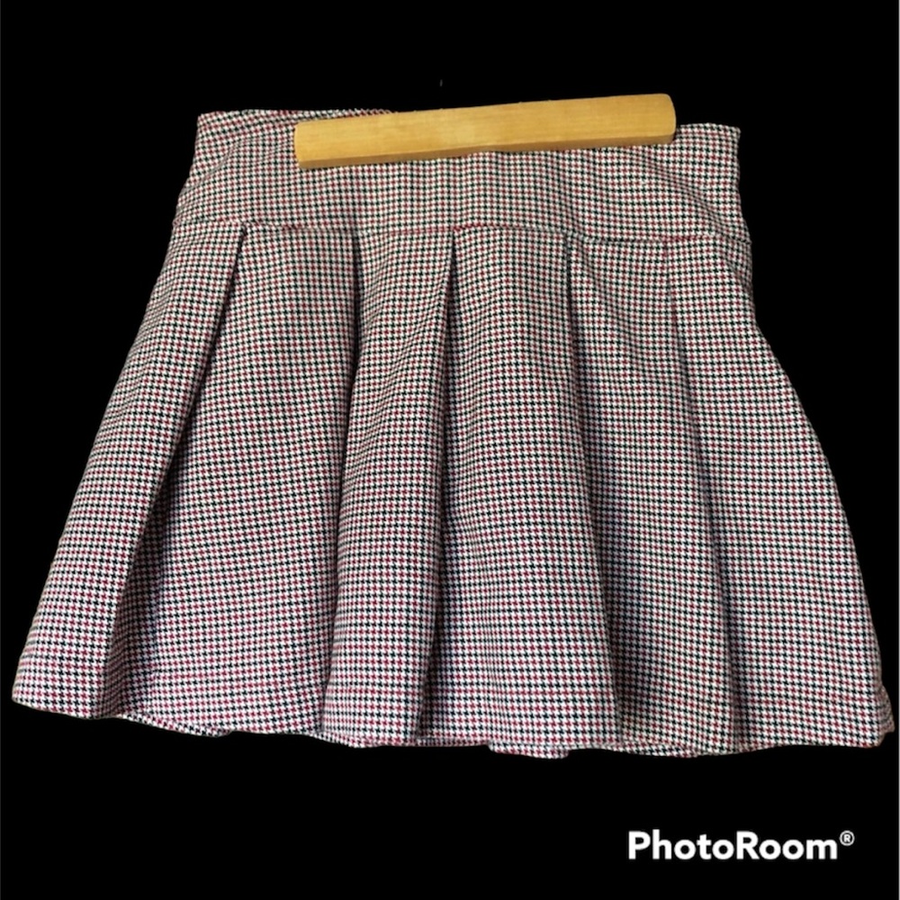 Pleated Gymboree Skirt, Side Zip, Button Elastic Waist, Size 12 Herringbone